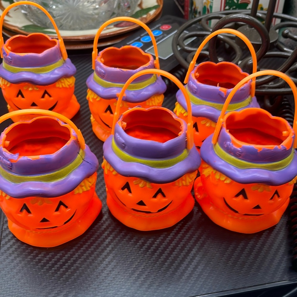 Halloween Jack-O-Lantern Candy Container Lot of 6 Small Plastic Pumpkin w/Handle